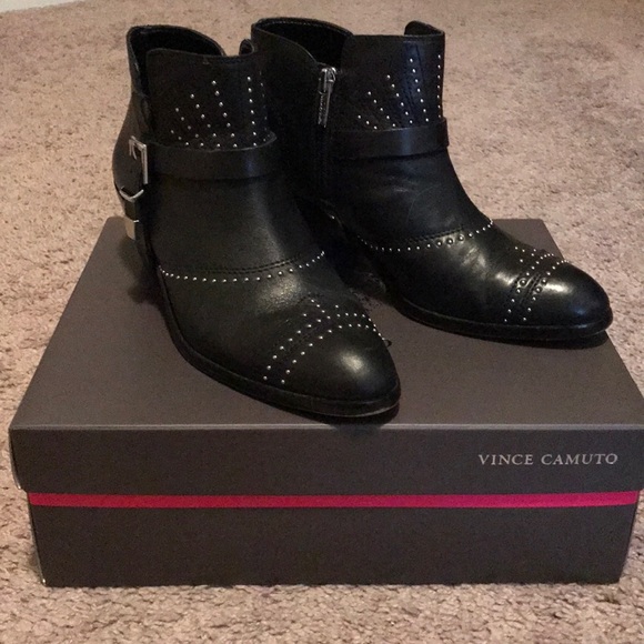 Vince Camuto Shoes - Vince Camuto Black bootie